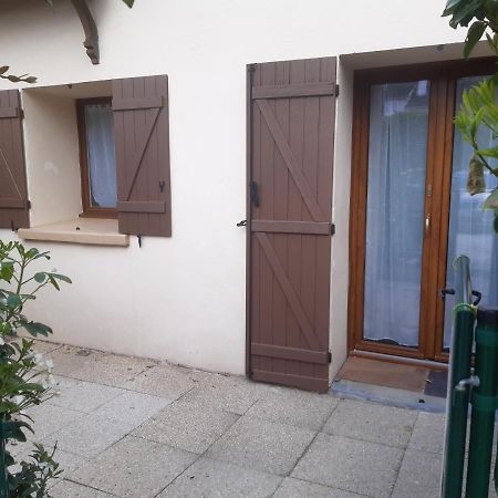 La Belle Ortine Apartment Esbly Екстериор снимка