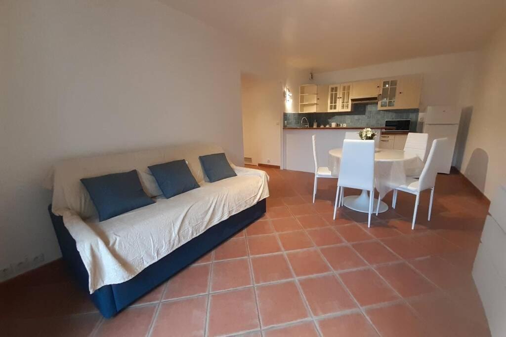 La Belle Ortine Apartment Esbly Екстериор снимка