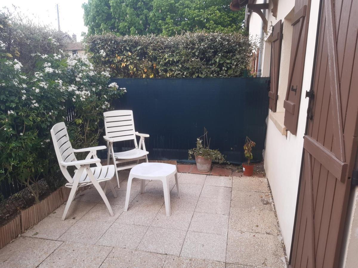 La Belle Ortine Apartment Esbly Екстериор снимка