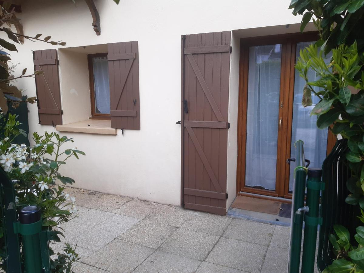 La Belle Ortine Apartment Esbly Екстериор снимка
